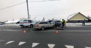 В ДТП с двумя иномарками в Майме пострадал водитель «Ниссана» В ДТП с двумя иномарками в Майме пострадал водитель «Ниссана»