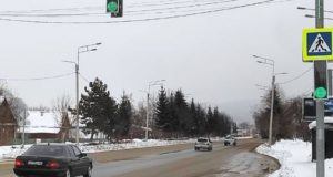 На Трактовой в Горно-Алтайске заработал светофор с кнопкой вызова для пешеходов