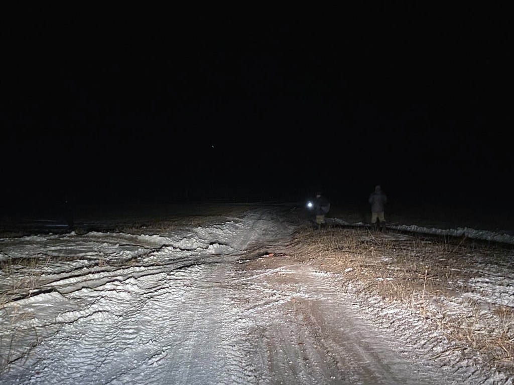 Неуправляемый трактор сбил водителя в Усть-Канском районе 