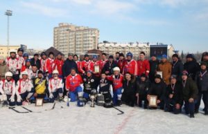 В Горно-Алтайске прошел турнир по хоккею с мячом памяти Евгения Корчагина