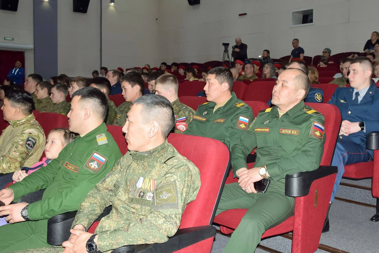 Год защитника Отечества открыли в Горно-Алтайске 