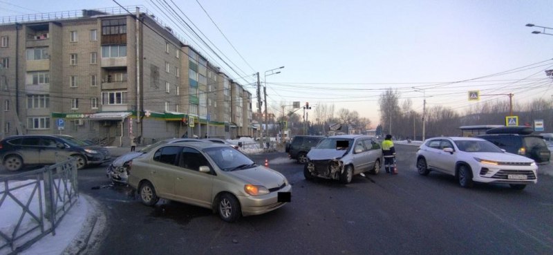 Три иномарки столкнулись в Горно-Алтайске 
