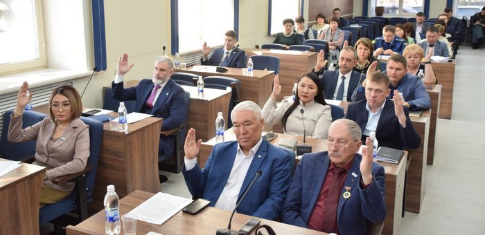 Депутаты внесли изменения в бюджет Горно-Алтайска