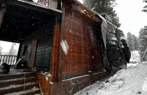 Двухэтажный дом горел в Артыбаше Двухэтажный дом горел в Артыбаше