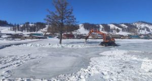 На малых реках в двух районах образовалась наледь На малых реках в двух районах образовалась наледь