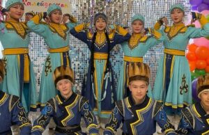 Ансамбль «Ырысту» стал лауреатом фестиваля-конкурса «Калейдоскоп ритмов» Ансамбль «Ырысту» стал лауреатом фестиваля-конкурса «Калейдоскоп ритмов»