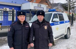 8 марта полицейские спасли девушку, которая решила покончить с собой На Алтае полицейские спасли девушку от суицида