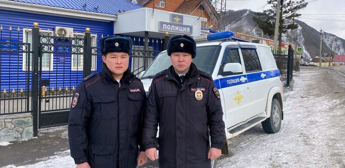 8 марта полицейские спасли девушку, которая решила покончить с собой