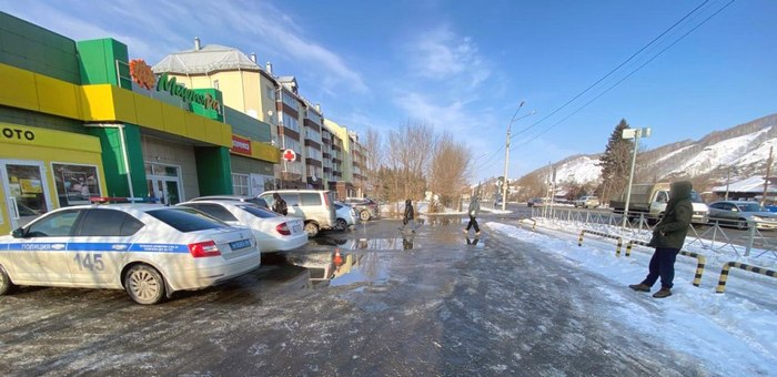 Водитель без прав сбил старушку на парковке в Майме