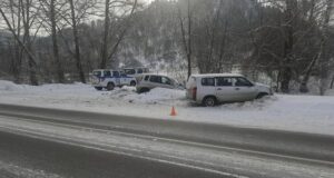В столкновении двух иномарок у Соузги пострадали водитель и пассажирка В столкновении двух иномарок у Соузги пострадали водитель и пассажирка