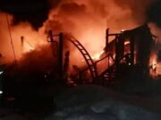 Двухэтажный дом сгорел в Мульте Двухэтажный дом сгорел в Мульте