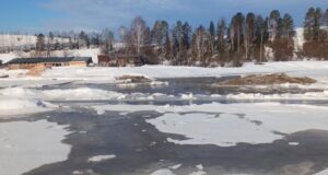 В Чойском районе подтопило дорогу, введено ограничение для грузовиков