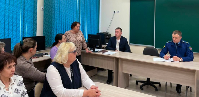 Прокуратура негативно отреагировала на планы объединения школ в Горно-Алтайске