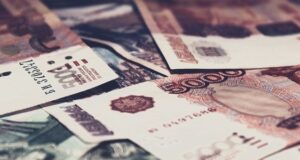 Мужчина украл у бывшей любовницы 25 тысяч, чтобы купить выпивку Сельчанин украл у бывшей возлюбленной крупную сумму, чтобы купить выпивку