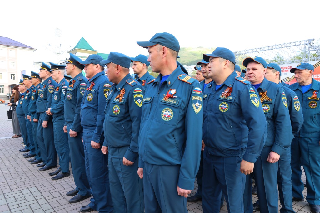 Пожарным Республики Алтай вручили государственные награды 
