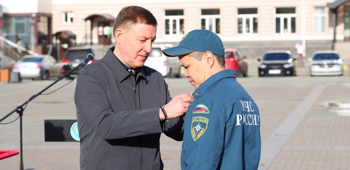 Пожарным Республики Алтай вручили государственные награды