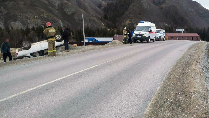 В «пьяном» ДТП в Усть-Кане пострадали водитель и пассажир
