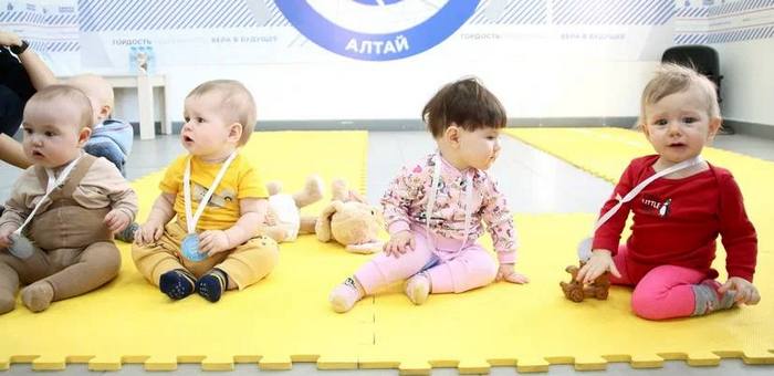 «Забег в ползунках» прошел в Горно-Алтайске
