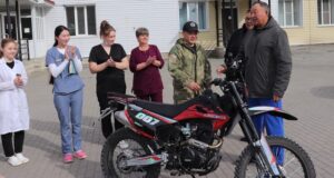 Шебалинская больница передала участникам СВО мотоцикл