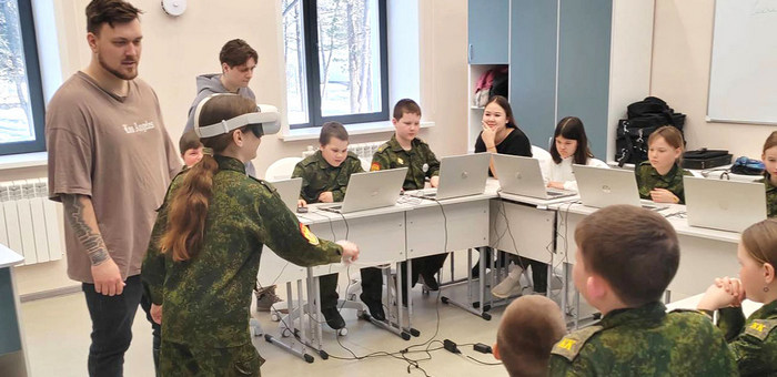 Занятия мобильного «Кванториума» посетили более 1,3 тыс. школьников