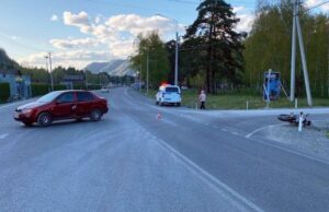 Иномарка и мотоцикл столкнулись в Чемальском районе