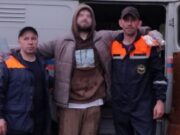 На Алтае спасатели помогли туристу спуститься с горы На Алтае спасатели помогли туристу спуститься с горы