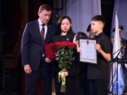 Родным Айдара Карабашева вручили Золотую Звезду Героя России