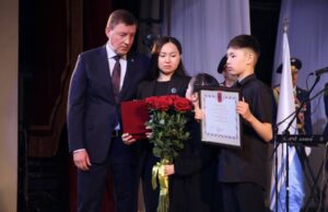 Родным Айдара Карабашева вручили Золотую Звезду Героя России
