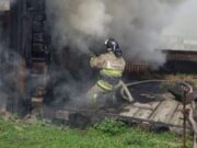 Сразу два пожара произошло в Шебалино за сутки Сразу два пожара произошло в Шебалино за сутки
