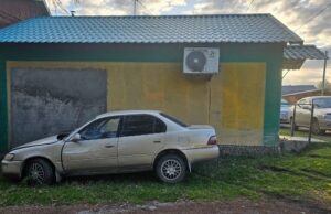 «Тойота» влетела в магазин в Иогаче, пострадал нетрезвый водитель