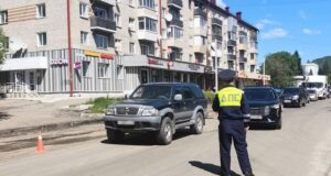 Восьмилетний мальчик попал под колеса иномарки в Горно-Алтайске Восьмилетний мальчик попал под колеса иномарки в Горно-Алтайске