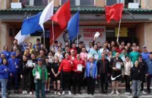 Легкоатлетическая эстафета, посвященная 80-летию Победы, прошла в Усть-Коксе