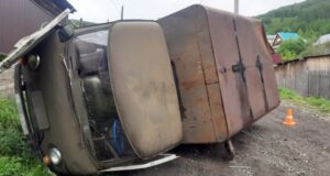 В Горно-Алтайске перевернулся УАЗ, пострадал водитель В Горно-Алтайске перевернулся УАЗ, пострадал водитель