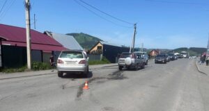 73-летний пенсионер устроил ДТП в Горно-Алтайске, пострадали оба водителя 73-летний пенсионер устроил ДТП в Горно-Алтайске, пострадали оба водителя
