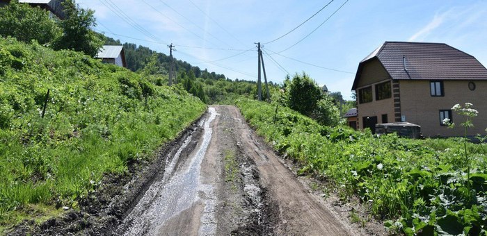 В Горно-Алтайске восстанавливают дороги после строительства газопровода