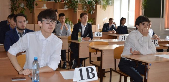 Выпускники Республики Алтай приступили к сдаче ЕГЭ