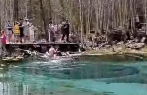 Жителей Горного Алтая возмутило купание туриста в Гейзерном озере