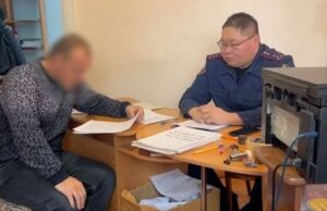 Работник лесничества обвиняется в получении взятки и укрывательстве незаконной рубки