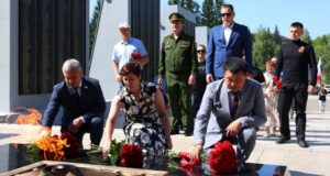 В Горно-Алтайске прошли мероприятия, посвященные Дню памяти и скорби