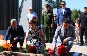 В Горно-Алтайске прошли мероприятия, посвященные Дню памяти и скорби В Горно-Алтайске прошли мероприятия, посвященные Дню памяти и скорби