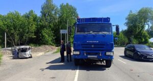 77-летний пенсионер устроил ДТП с мусоровозом в Майме 77-летний пенсионер устроил ДТП с мусоровозом в Майме