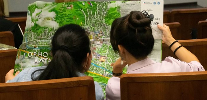 Сразу два гида-путеводителя появилось в Горно-Алтайске