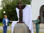 Памятник «Мать России» открыли в Майме