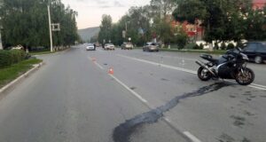 Мотоциклист и его 18-летняя спутница пострадали в ДТП в Горно-Алтайске Мотоциклист и его 18-летняя спутница пострадали в ДТП в Горно-Алтайске