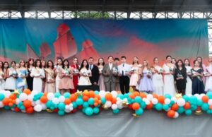 Из школ Республики Алтай выпустились более 1,3 тыс. учеников Из школ Республики Алтай выпустились более 1,3 тыс. учеников