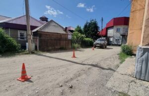 Иномарка сбила пожилую женщину в Усть-Коксе Иномарка сбила пожилую женщину в Усть-Коксе