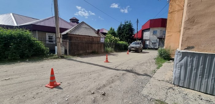 Иномарка сбила пожилую женщину в Усть-Коксе