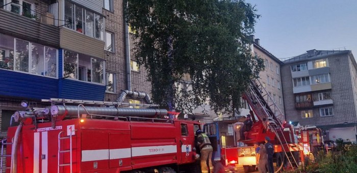 Причиной пожара на Мебельной стала неосторожность при курении