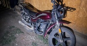 16-летняя мотоциклистка взрезалась в забор в Ортолыке и попала в больницу 16-летняя мотоциклистка взрезалась в забор в Ортолыке и попала в больницу