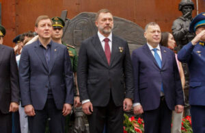 Андрей Турчак почтил память погибших военнослужащих бригады ГРОМ «Каскад» Андрей Турчак почтил память погибших военнослужащих бригады ГРОМ «Каскад»
